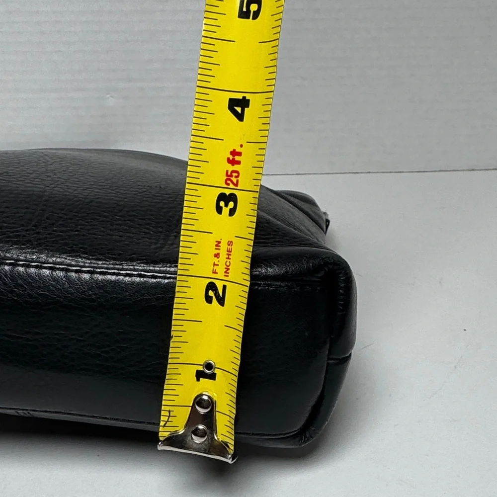 TANO Vintage 90s Minimal Sleek Black Pebble Leather Adjustable Crossbody Bag - Picture 11 of 16